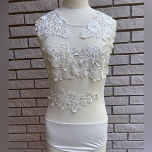 Chelsea Ivory Sheer Sleeveless Lace Appliqué Bodysuit Sz S